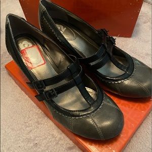 Grey and black R2 2”heels